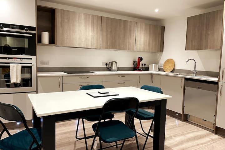 Lovely 3 Bedroom Apartment With Private Garden In Edinburgh City Centre Ngoại thất bức ảnh