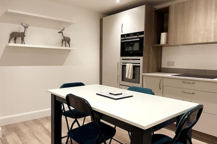 Lovely 3 Bedroom Apartment With Private Garden In Edinburgh City Centre Ngoại thất bức ảnh